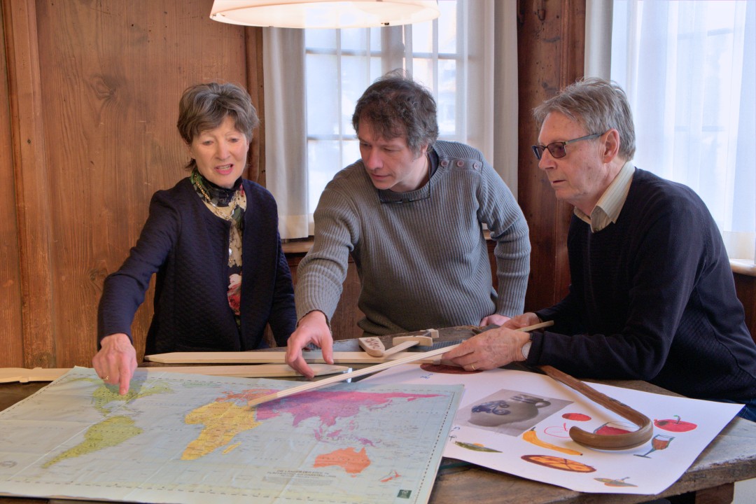 Teammitglieder bei der Arbeit